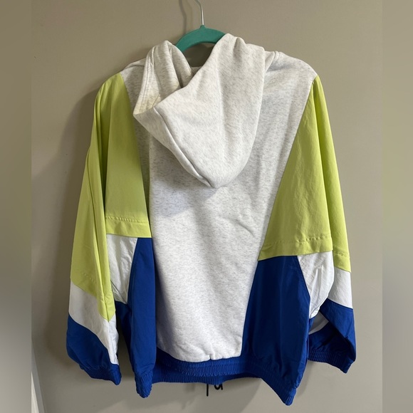 Nike retro inspired pullover hoodie​ - Picture 3 of 6